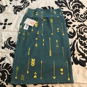 XS Lularoe Cassie